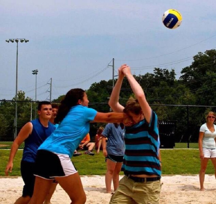 Perfectly-Timed Photos, vollyball