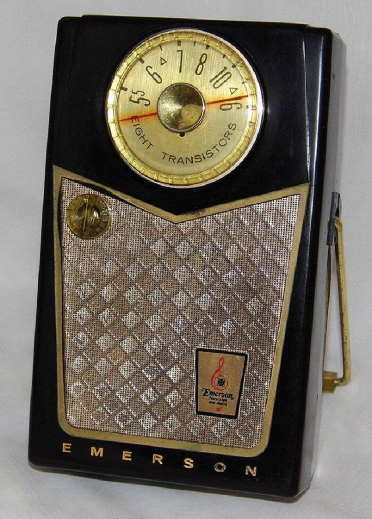 Vintage Versions of Modern Technology, Emerson Transistor Radio