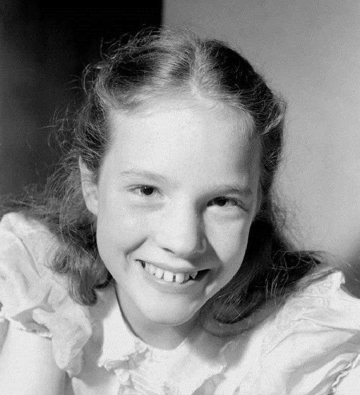 Female Actors Then Vs Now, Julie Andrews at age 13 in 1948