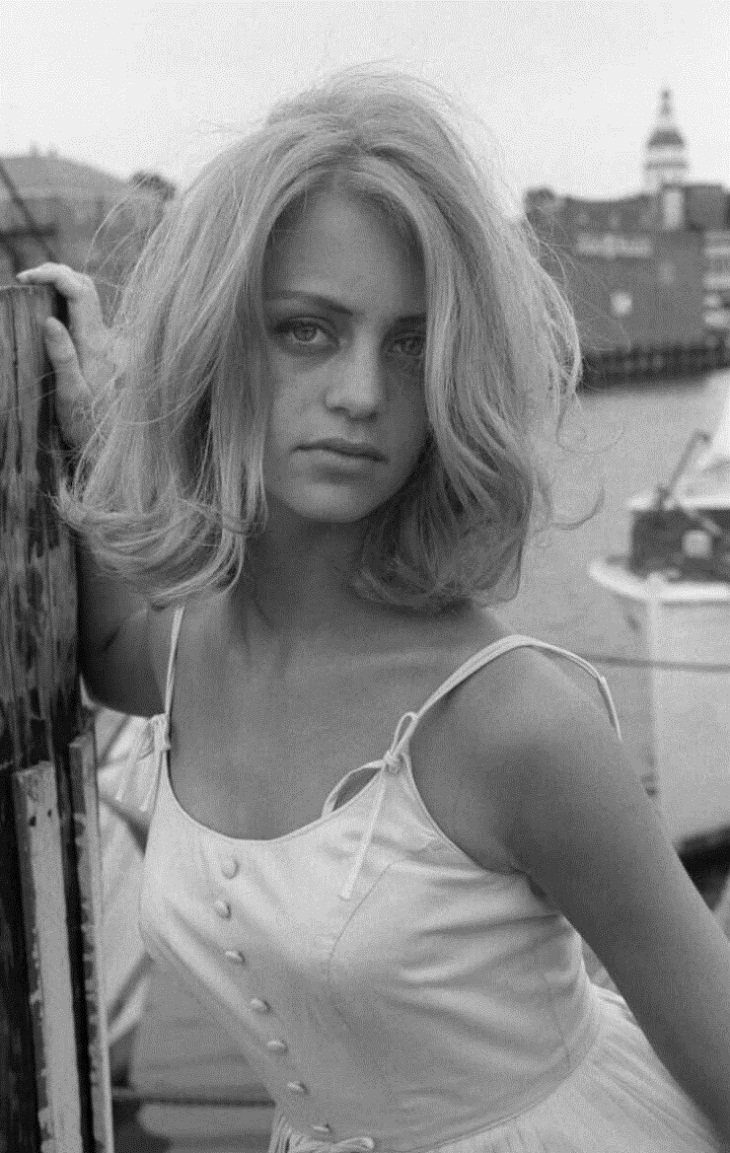 Female Actors Then Vs Now, Goldie Hawn 