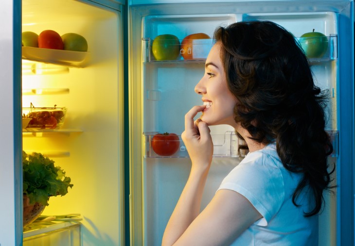 late-night snacking benefits and disadvantages