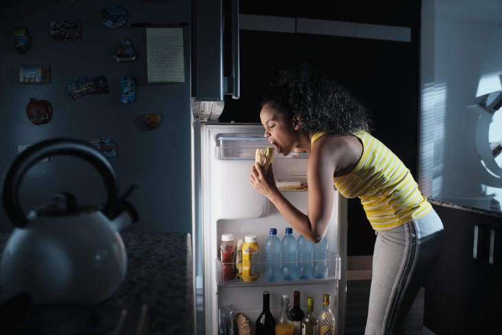 late-night snacking benefits and disadvantages