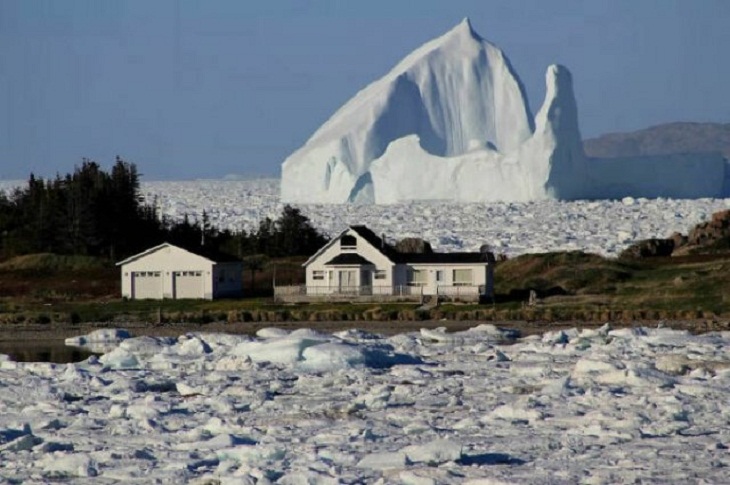 Pictures of Massive Things, Iceberg 