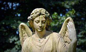 Test of the source of the soul: an angel statue