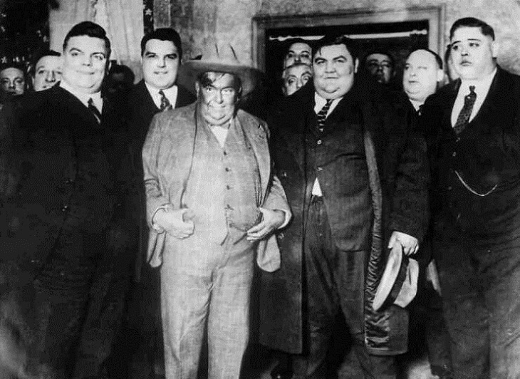 Rare Historical Photos, New York City's Fat Men's Club 