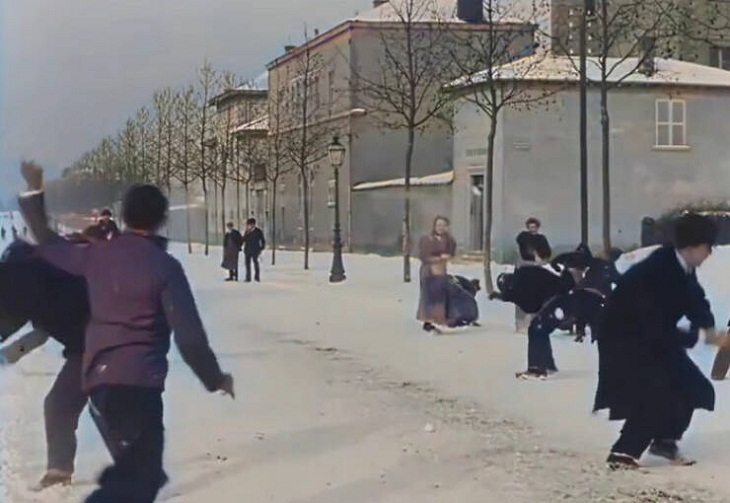 Rare Historical Photos,  Snowball fight in Lyon