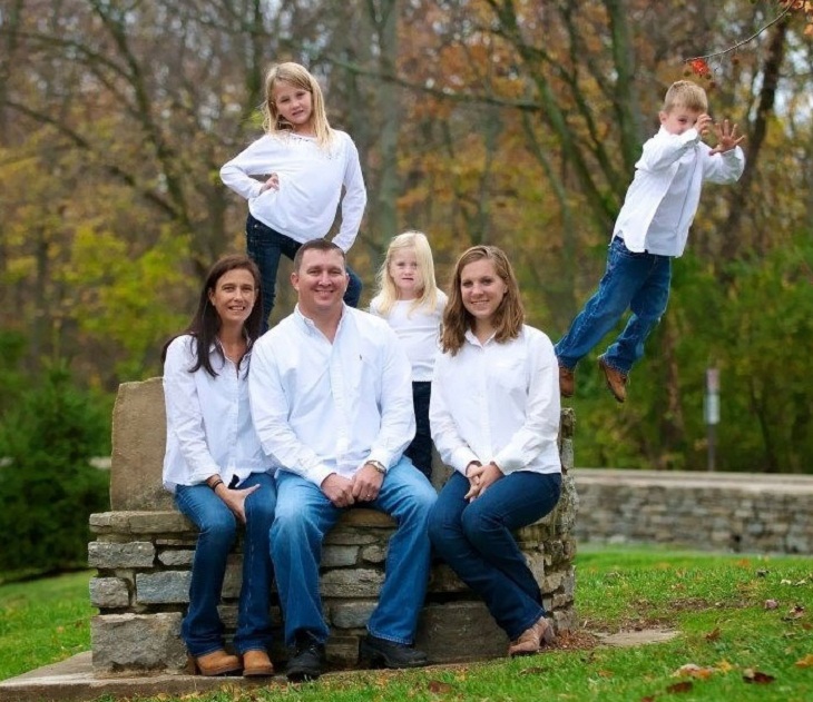 Most Awkward Family Photos 