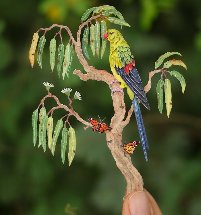 Tiny and realistic paper birds