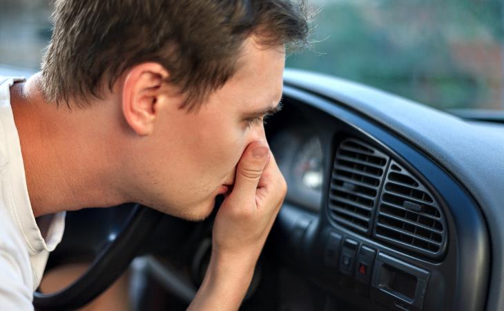 Smells and Sounds Your Car Makes Before a Breakdown