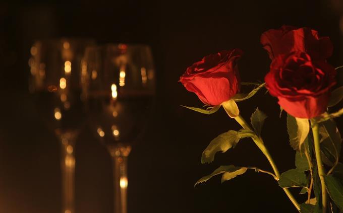 Flowers and romance test: roses and glasses of wine