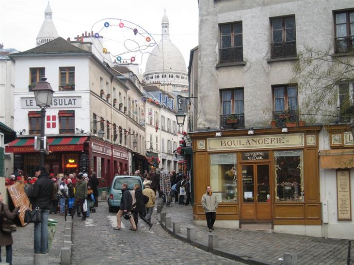 Most beautiful neighborhoods in Europe: Street in Montmartre