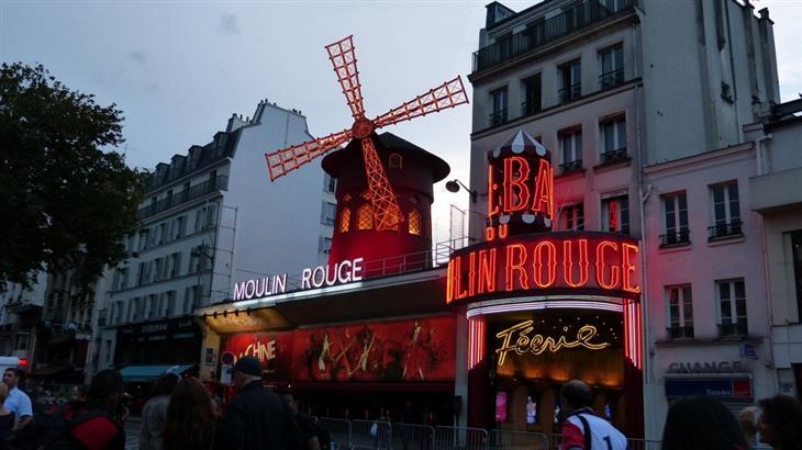 Most beautiful neighborhoods in Europe: Moulin Rouge