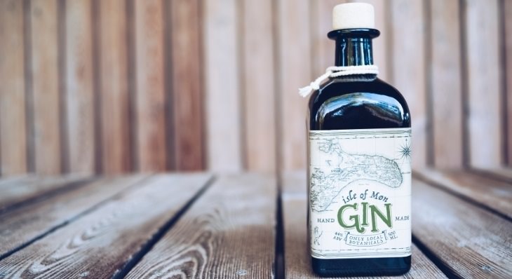 Health benefits of alcoholic beverages: Gin bottle