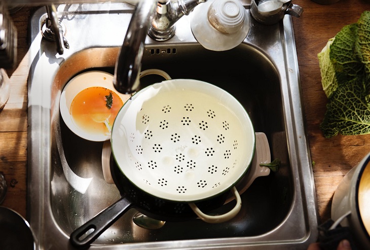 Complaints in Relationships: A sink full of dishes