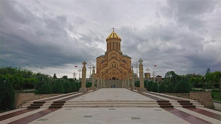 Recommended attractions on a 3-day trip to Tbilisi: Holy Trinity Cathedral (Sameba)