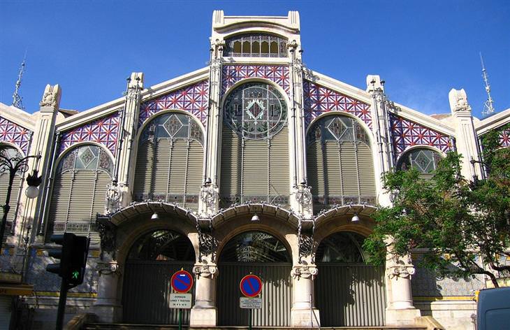 Recommended attractions in Valencia: Mercado Central entrance