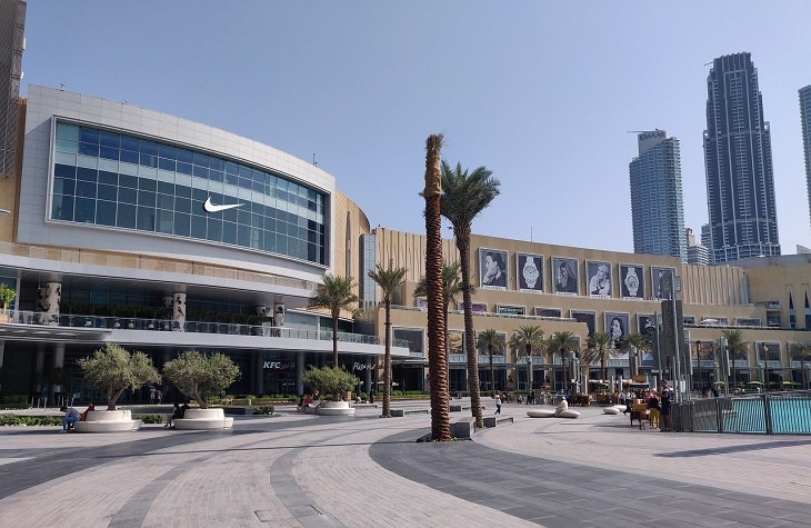 Dubai attractions: Dubai Mall exterior