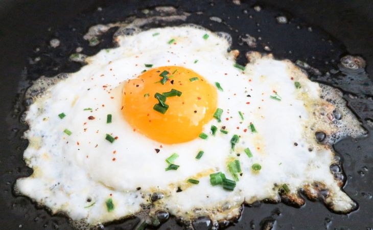 Do eggs protect the brain from Alzheimer's: Fried egg