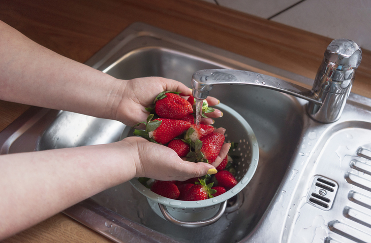 Common Mistakes in Washing Fruits and Veggies