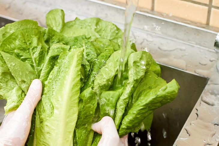 Common Mistakes in Washing Fruits and Veggies