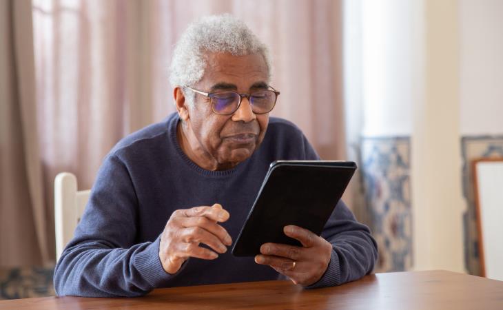 10 Tips for Seniors to Use Tech Like a Pro