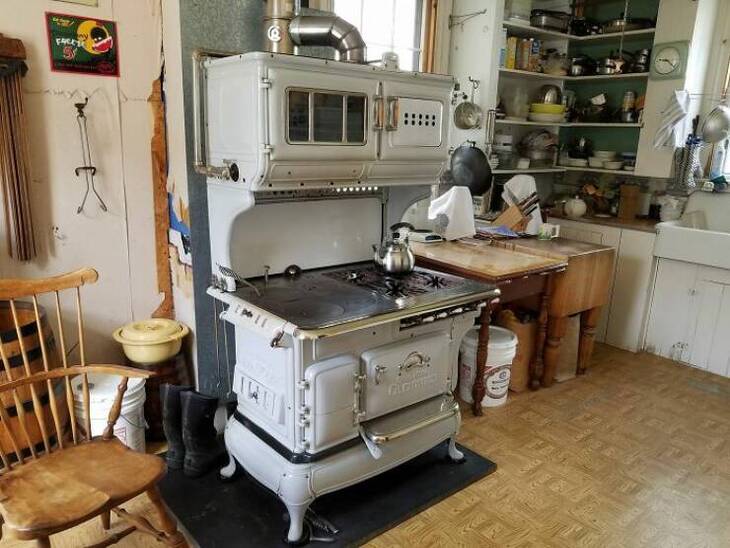  Charming Vintage Kitchens