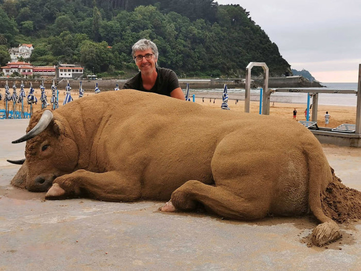 Incredibly Realistic Animal Sand Sculptures 