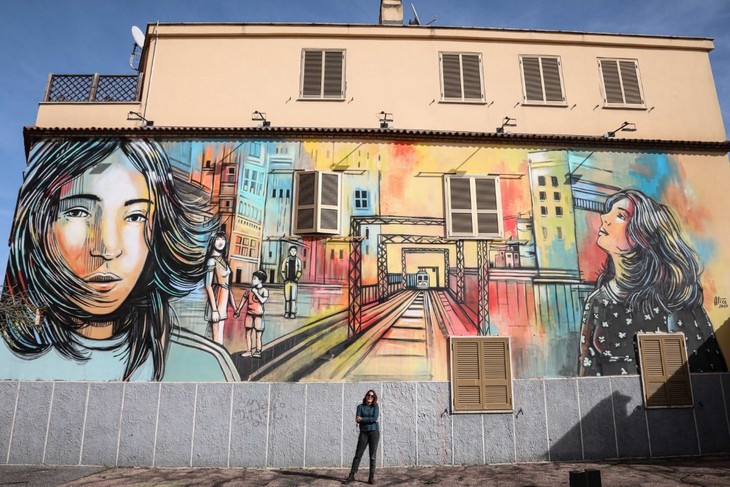 Alice Pasquini painting