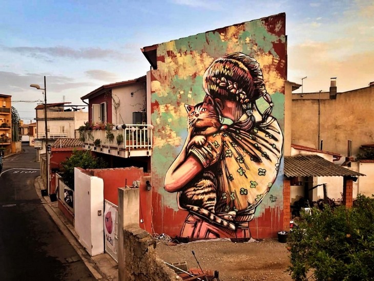 Alice Pasquini painting