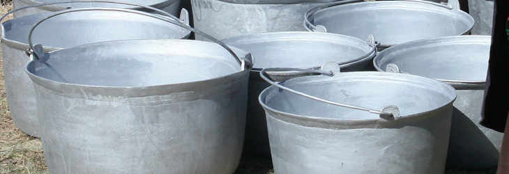 Things you should not clean with vinegar: aluminum pots