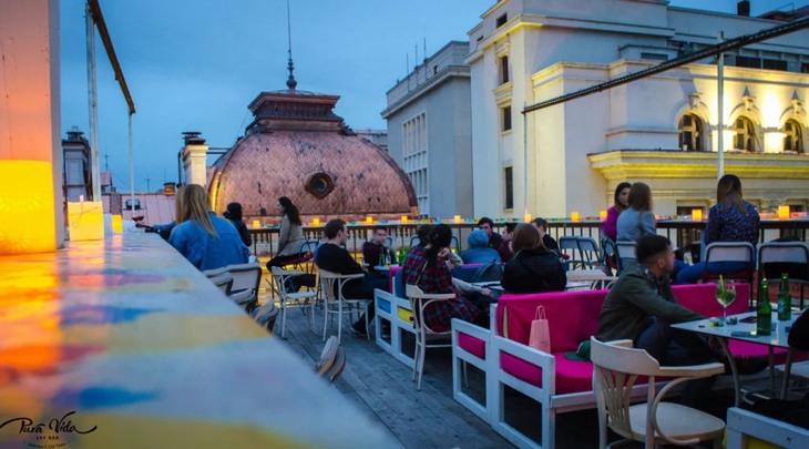 Attractions in Bucharest: Pura Vida Sky Bar