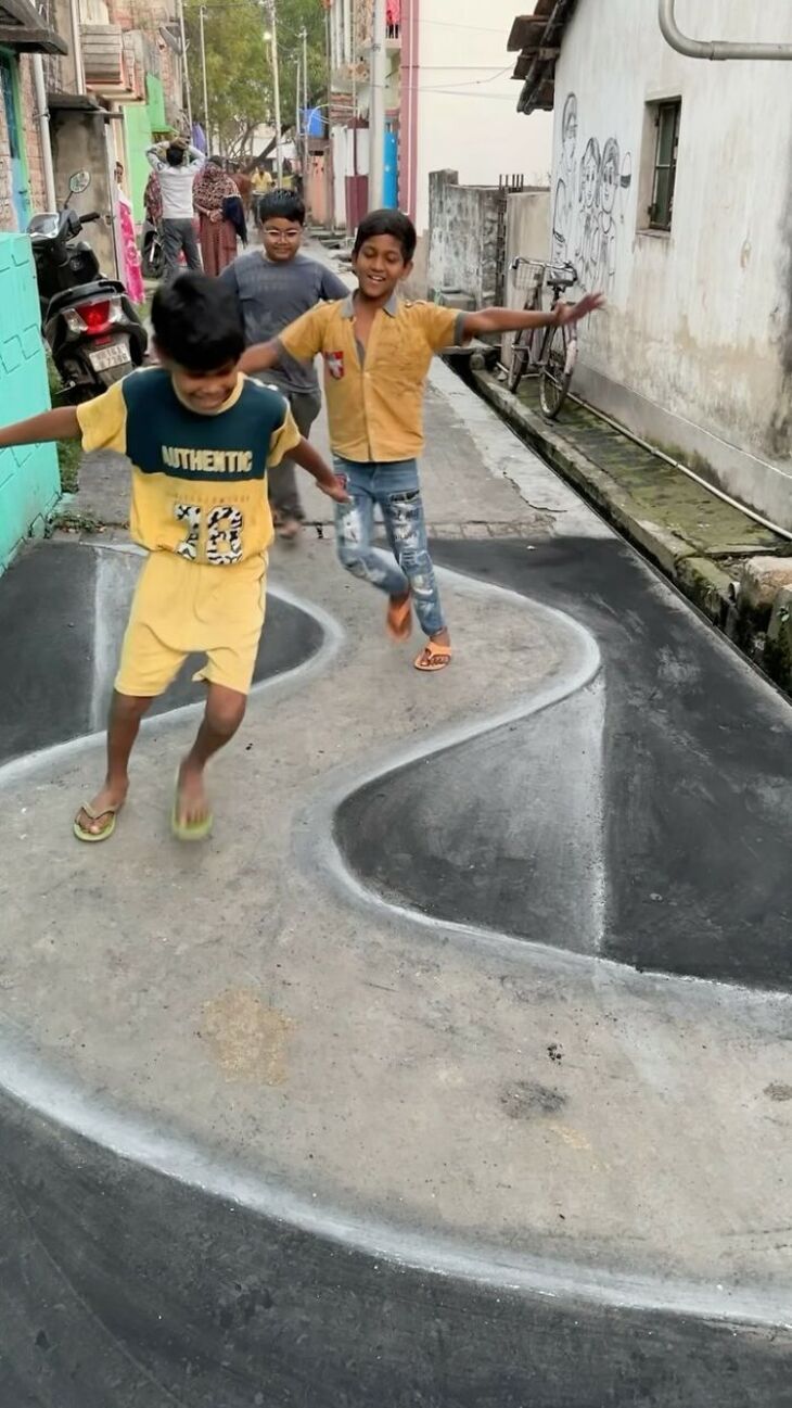 Chalk Art Illusions 