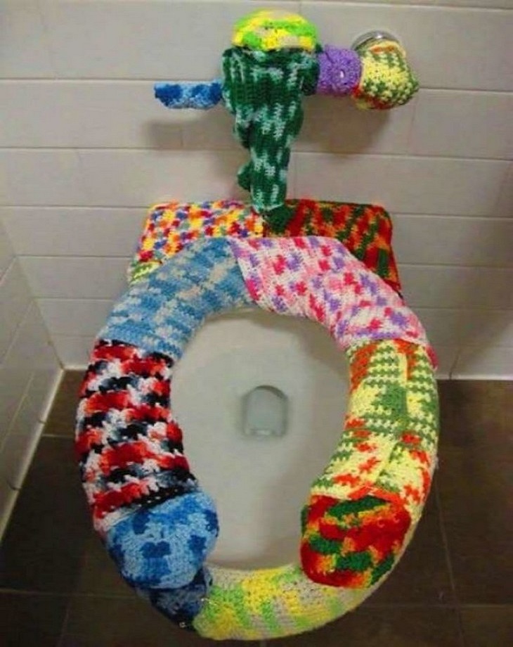 Bizarre Toilets: A padded toilet stall