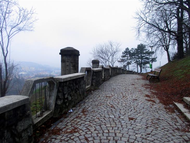 Sites and attractions in Cluj-Napoca: Walking path in the Fortress Park