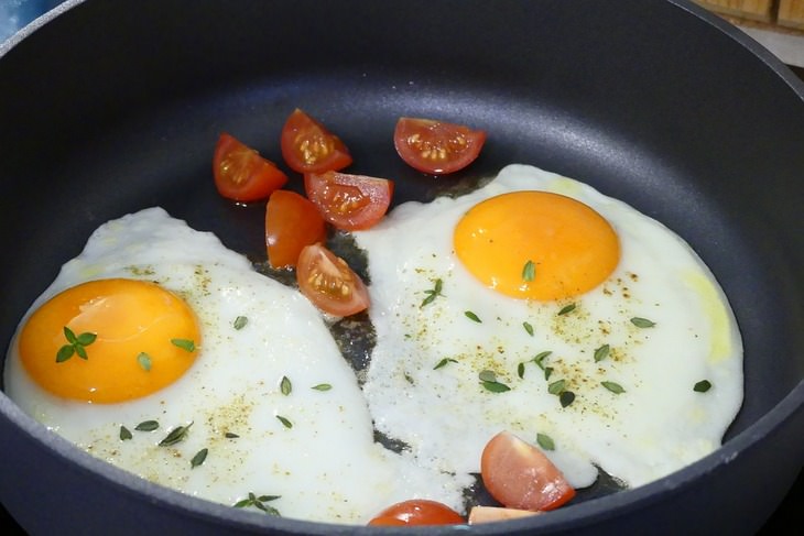 Flavor-enhancing tips: Sunny-side up eggs