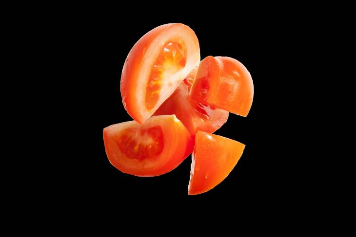 Flavor-enhancing tips: Tomato cut into quarters