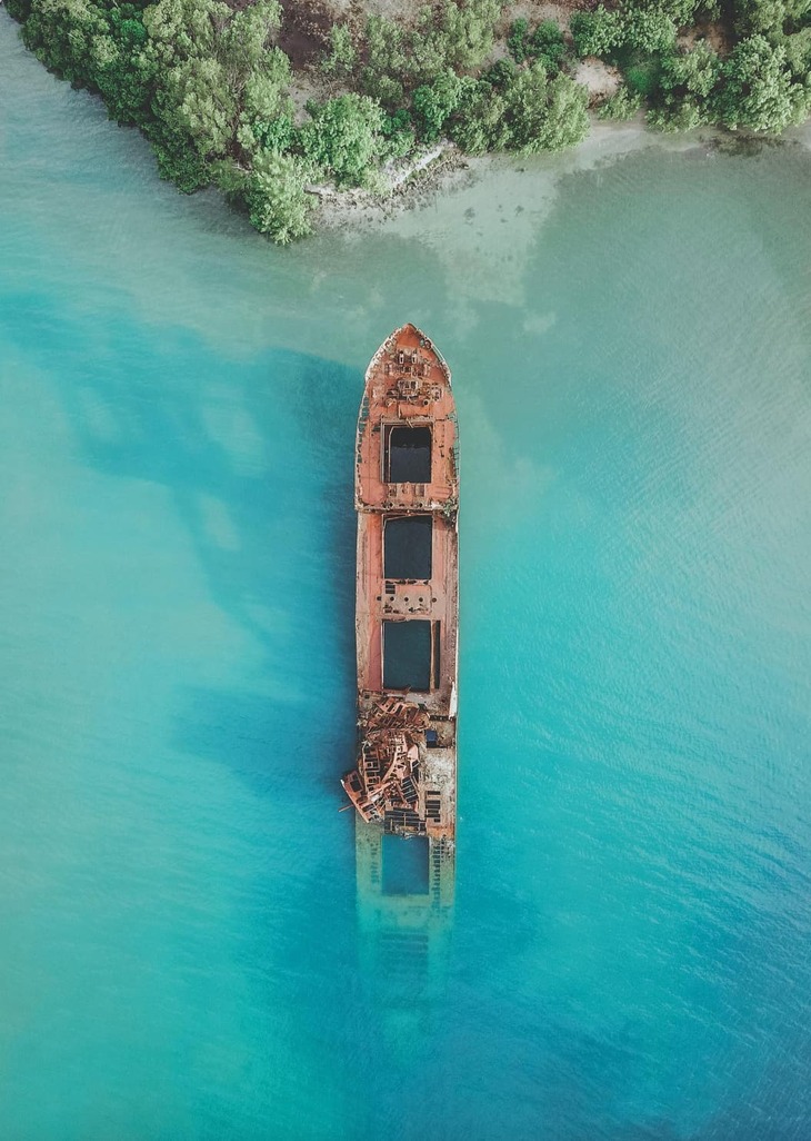 Beautiful Shipwrecks 