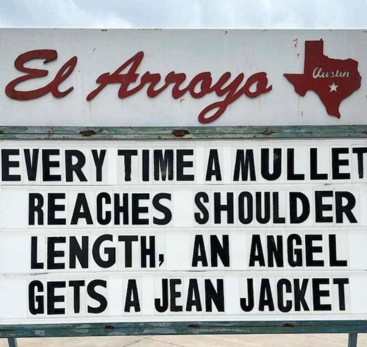 El Arroyo signs