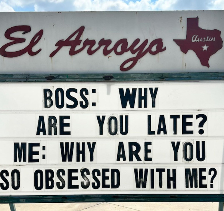 El Arroyo signs