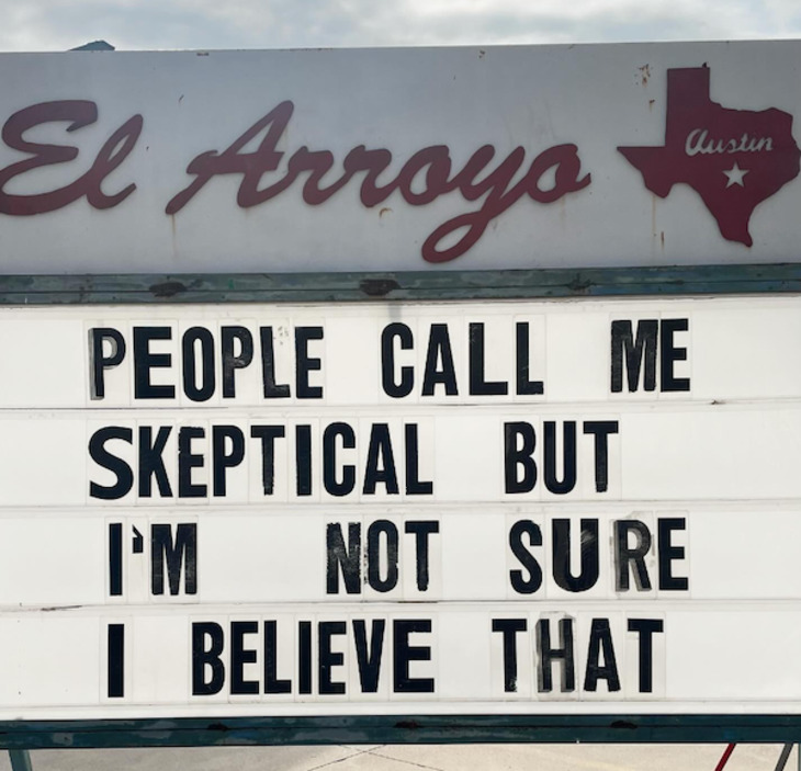 El Arroyo signs