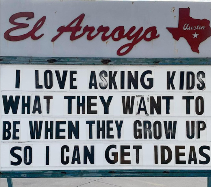 El Arroyo signs