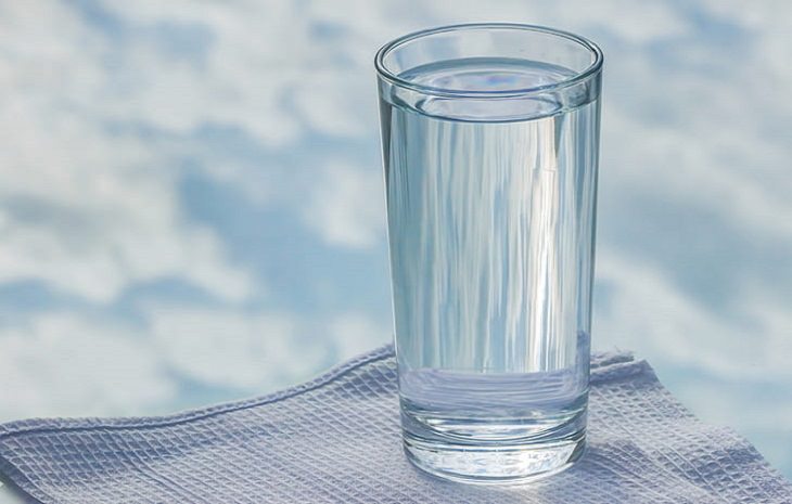 Hair health tests: glass of water