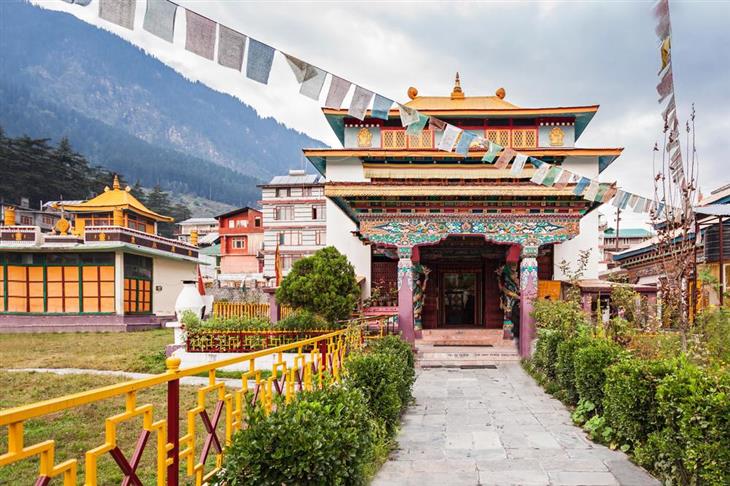 Beautiful places in Northern India: A temple in Manali