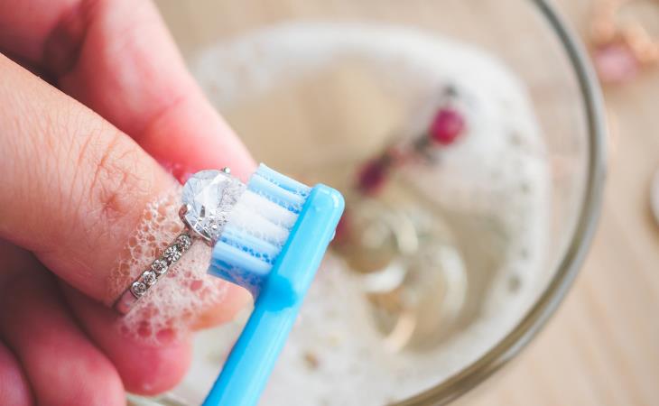 Creative Ways to Repurpose Your Old Toothbrush