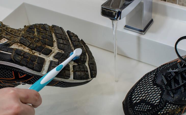 Creative Ways to Repurpose Your Old Toothbrush