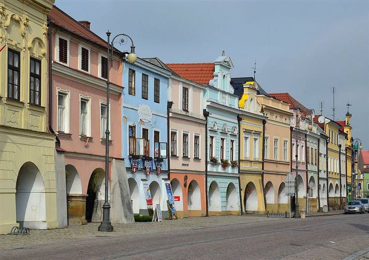 Picturesque towns in the Czech Republic: A row of colorful buildings in Litomyšl