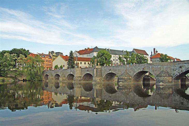 Picturesque towns in the Czech Republic: A bridge in Písek