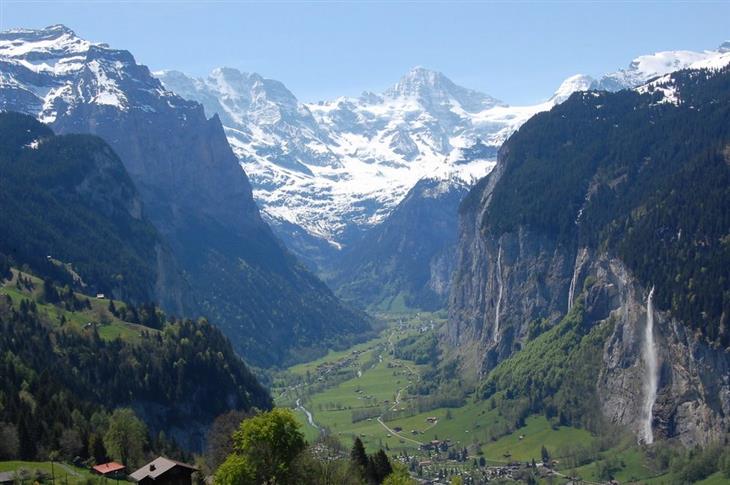 The most beautiful areas in Switzerland: valley in Bernese Oberland