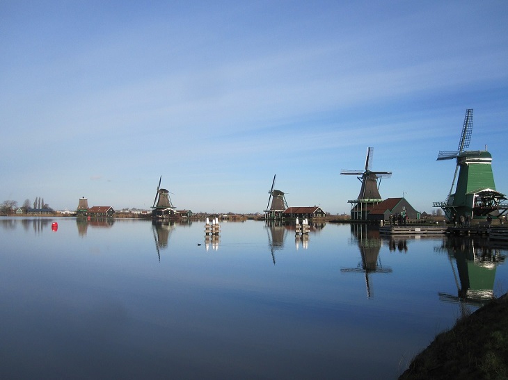 North Holland itinerary: Zaanse Schans at dusk