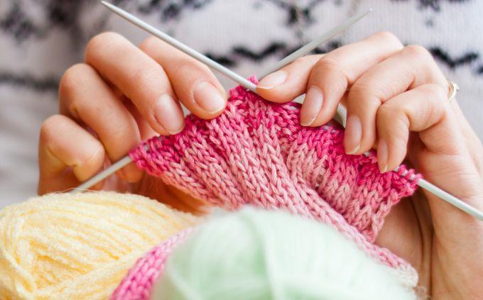 What is the legend that tells your life story: A knitting woman